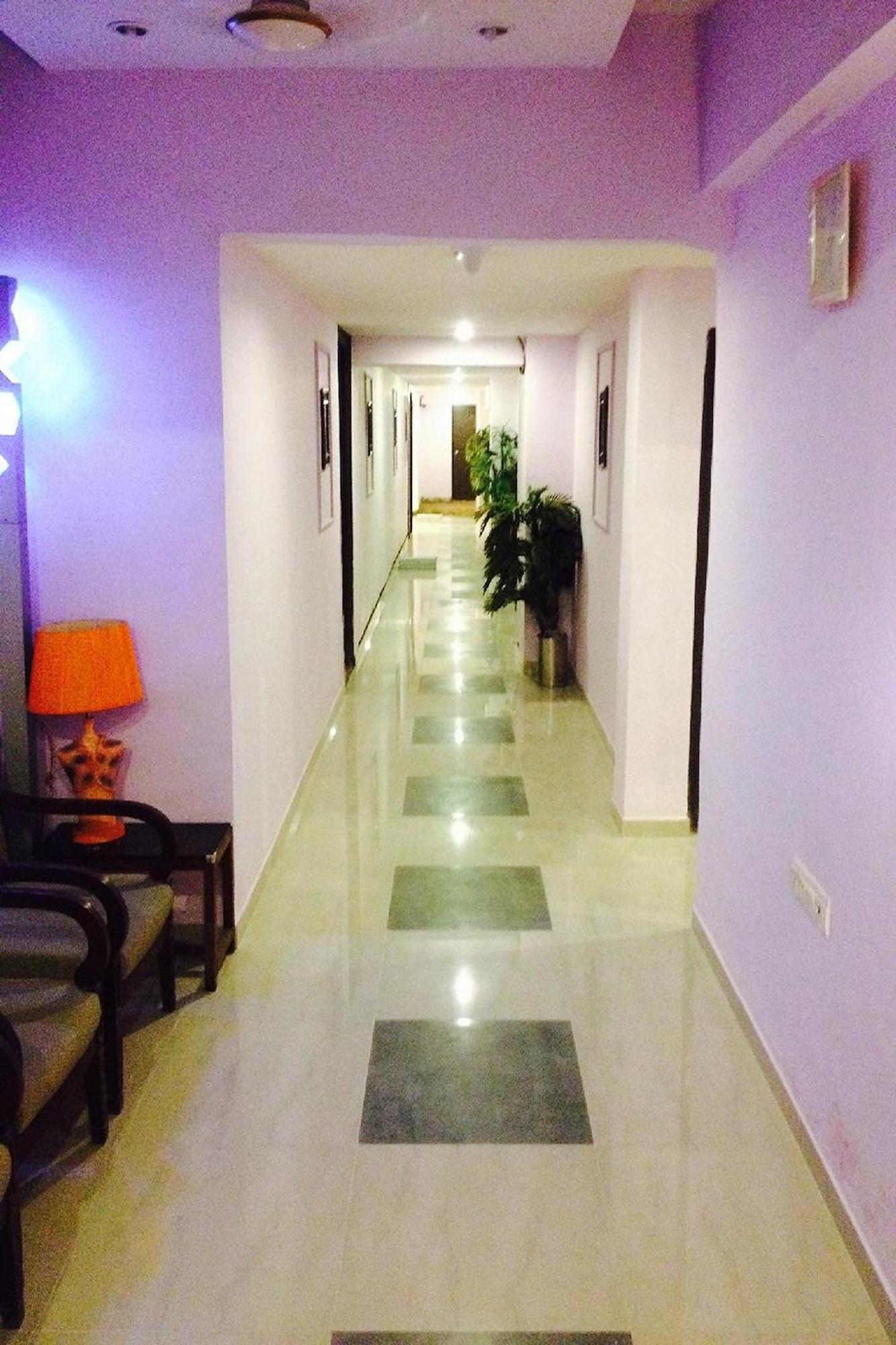 Hotel Maan Residency Satellite Road 阿穆达巴 外观 照片