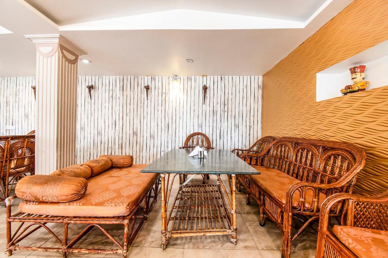Hotel Maan Residency Satellite Road 阿穆达巴 外观 照片
