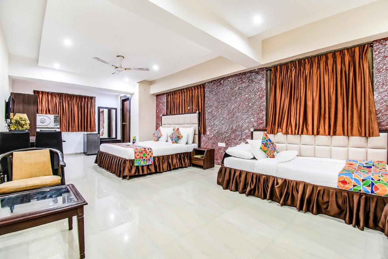 Hotel Maan Residency Satellite Road 阿穆达巴 外观 照片