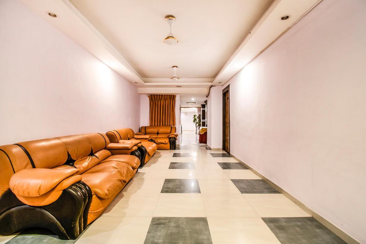 Hotel Maan Residency Satellite Road 阿穆达巴 外观 照片