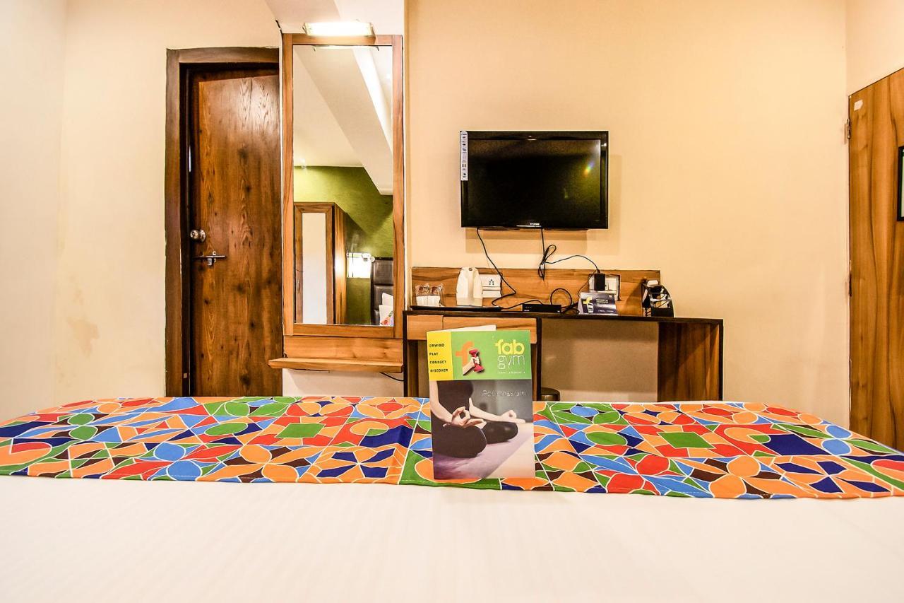 Hotel Maan Residency Satellite Road 阿穆达巴 外观 照片